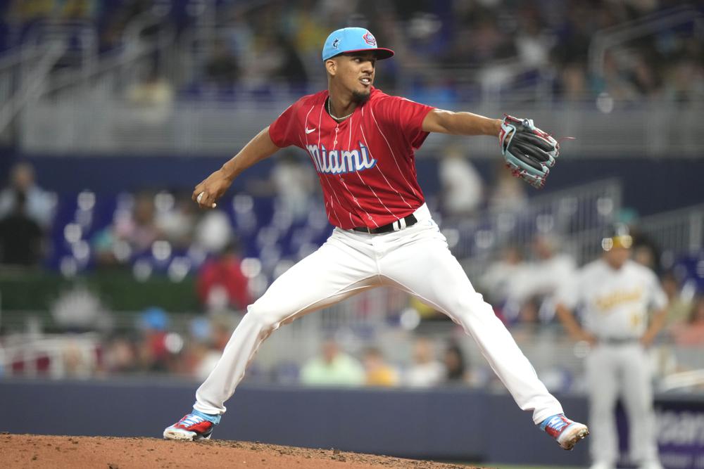 Cautela con Eury Pérez en los Marlins ante dos lesiones que lo atacan