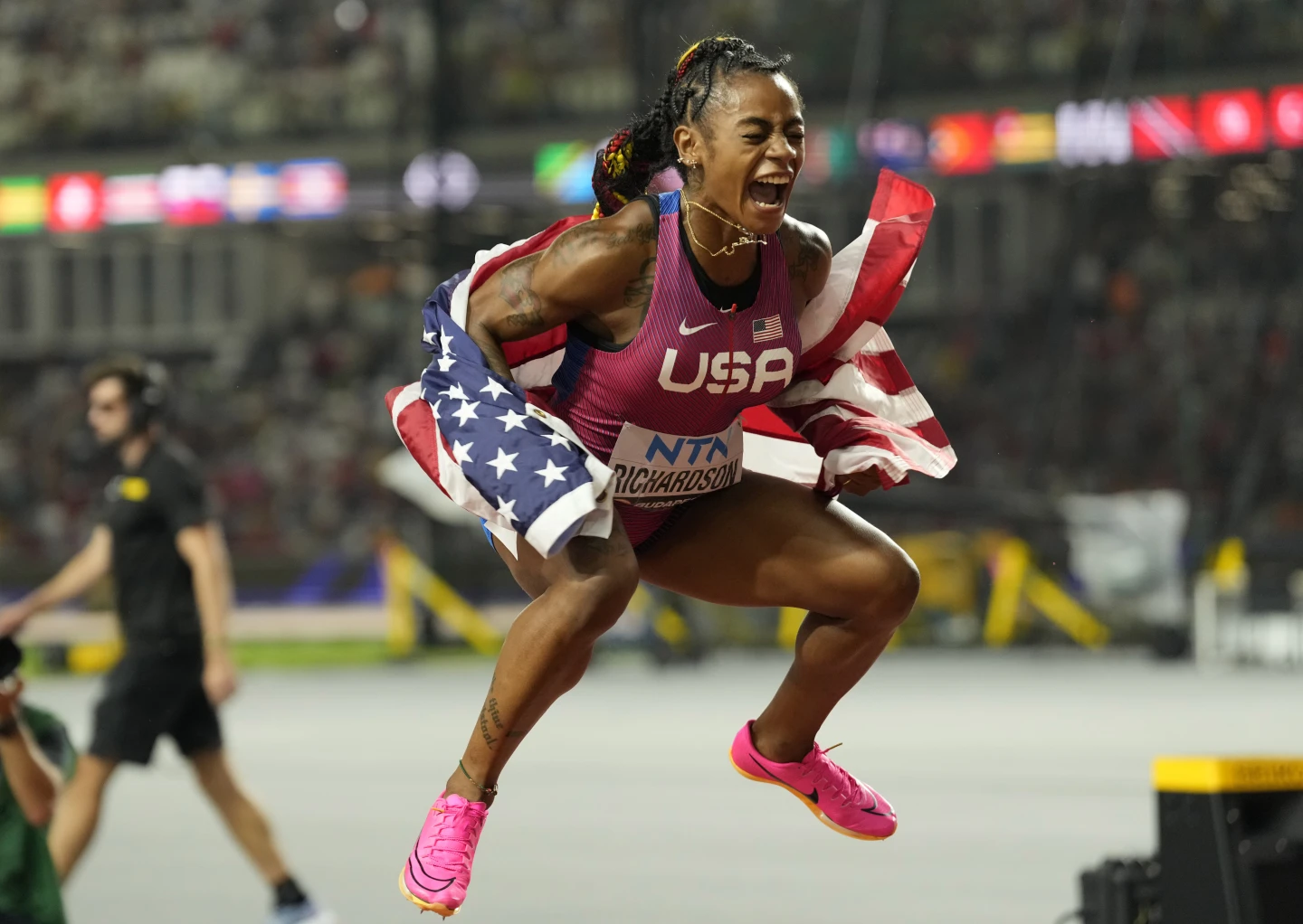 La estadounidense Sha'Carri Richardson gana los 100 metros del Mundial