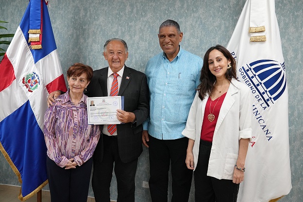 Jorge Rolando Bauger asume nacionalidad dominicana