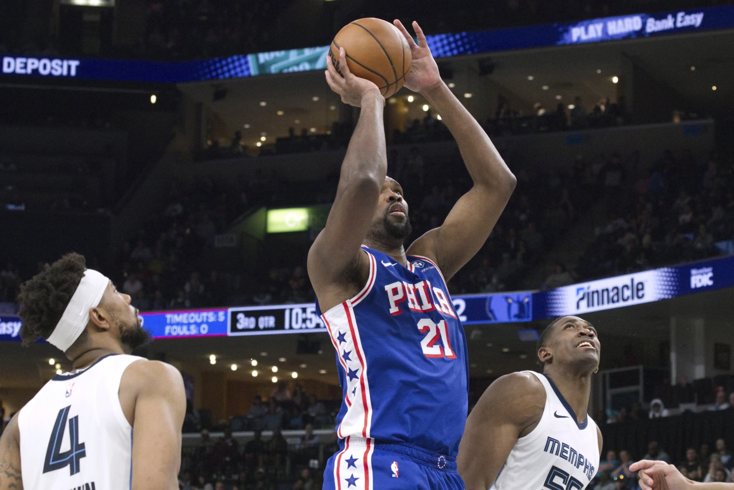 76ers a medio juego del 7mo lugar en el Este, vence a los Grizzlies.Todos los resultados NBA