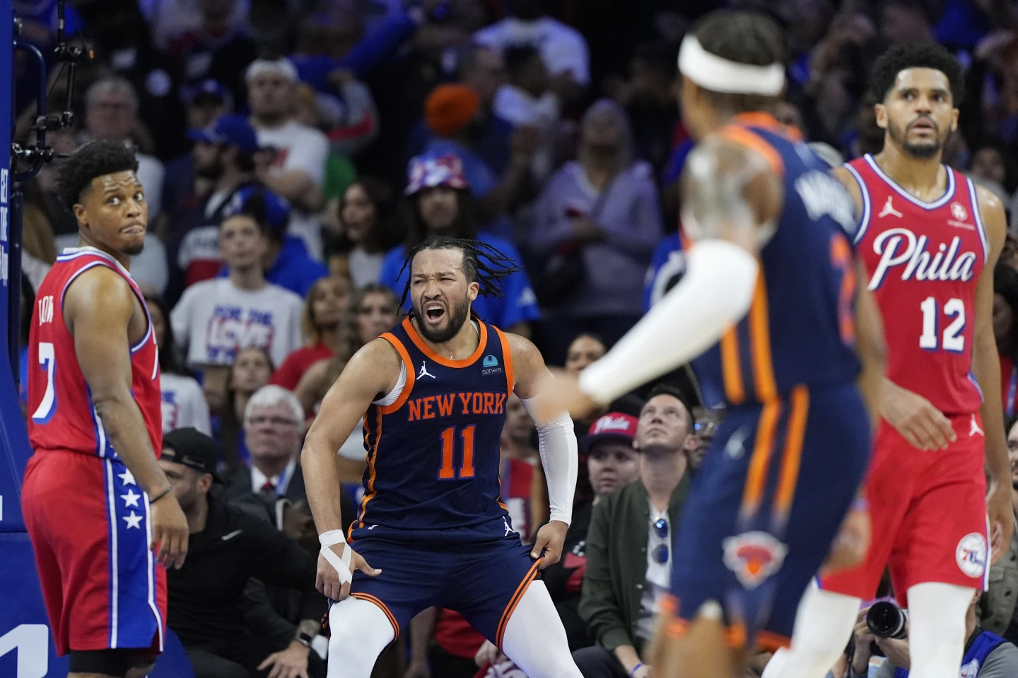 Knicks vencen los 76ers con publico a favor en Filadelfia